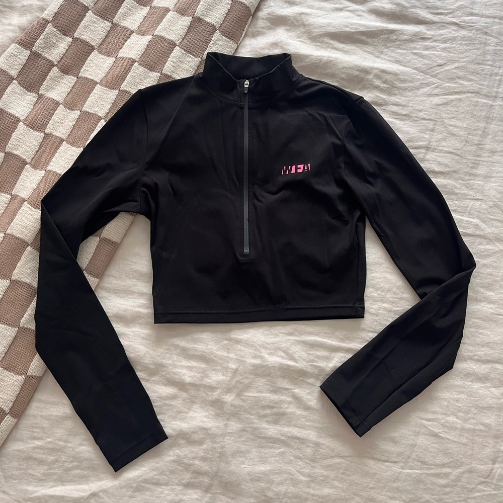 White Fox Active Cropped Long Sleeve Top